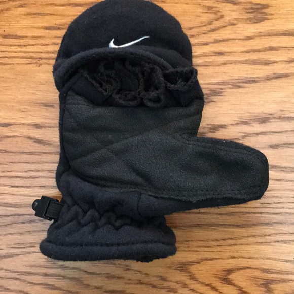 Nike Gloves - Picture 6 of 6